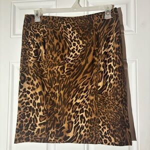 ❤️2/$15 or 3/$21❤️ Laura Scott Leopard Pencil Skirt, Size 10